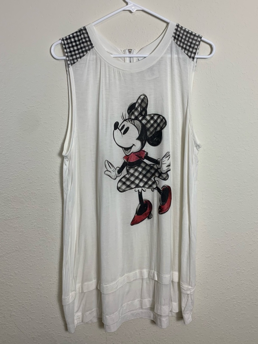 Disney Parks White Flowy Top Black Minnie Graphic Red Bow Accents XL Authentic